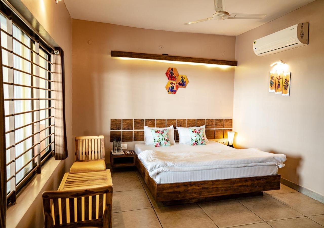 เดอะ สัตปุระ ปัญจทัฏวา วิลลา Hotel Khapa  ภายนอก รูปภาพ